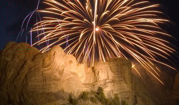 mt_ruschmore_fireworks