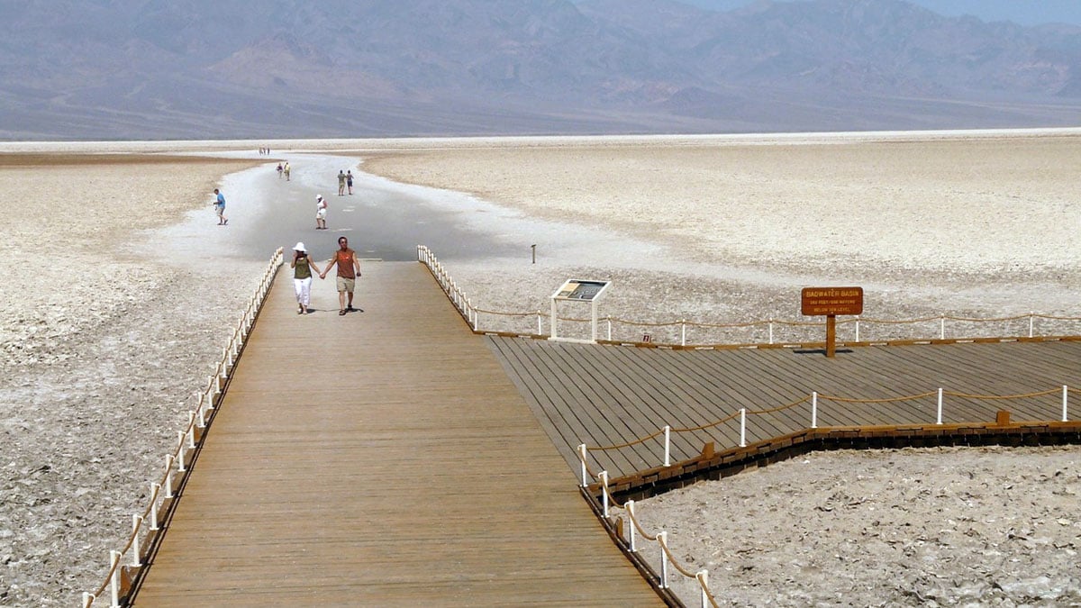 Słone Jezioro Badwater Badwater - słone jeziorko w Death Valley