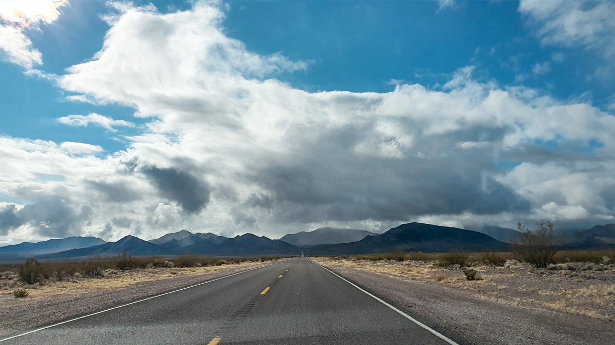 Dolina Śmierci w Kalifornii. Zwiedzanie 5 Droga wyjazdowa z Death Valley